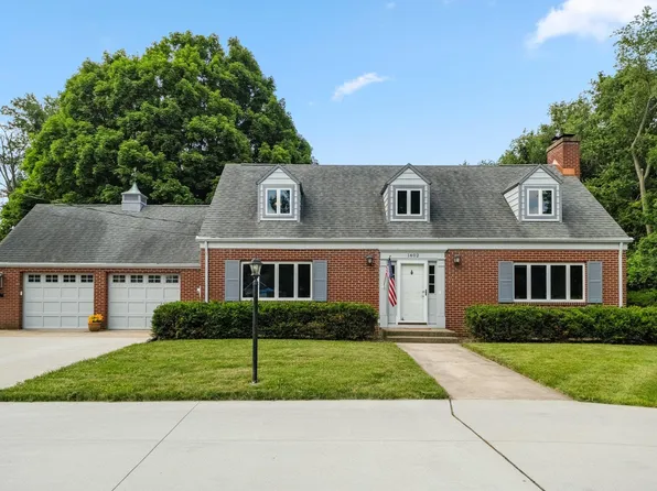 1402 E Jackson Rd, South Bend, IN 46614