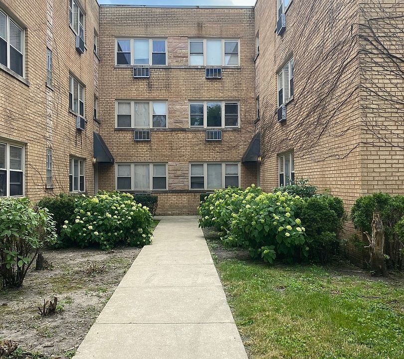 1st image of 1715 W Estes Ave APT 2S