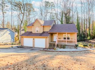84 Jousters Ln, Lawrenceville, GA 30044