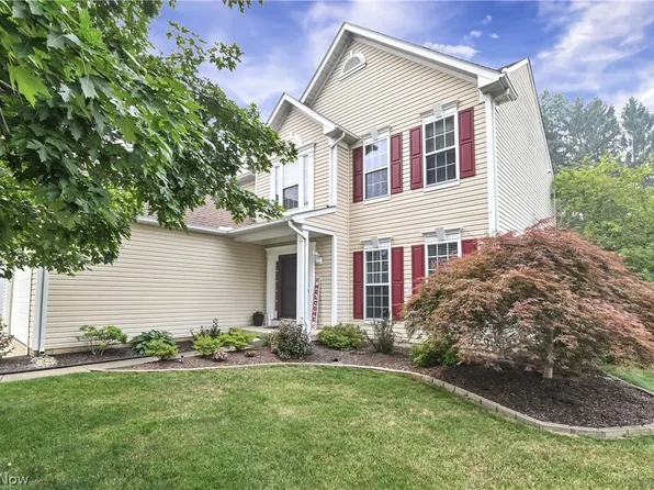 34900 Clear Creek Dr, North Ridgeville, OH 44039