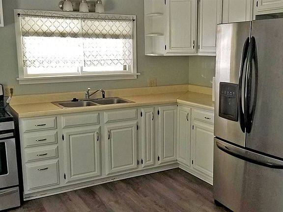 3rd image of 510 Hurlbut Ave