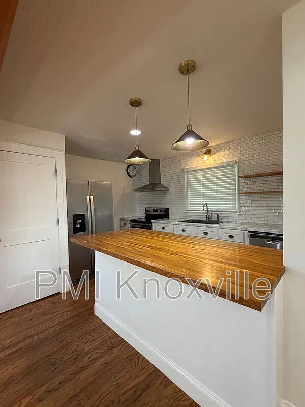 2 bed, 1.0 bath, 1200 sqft, $1,395 — Photo 3