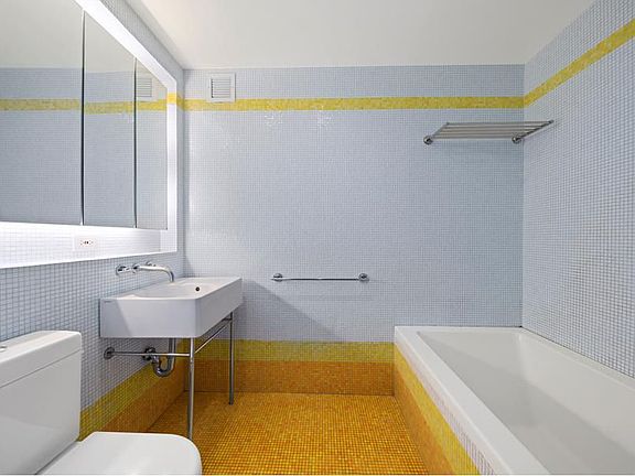 4th image of 16-20 W 19th St APT 3E
