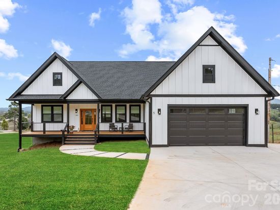 5 Agape Acres Dr, Leicester, NC 28748