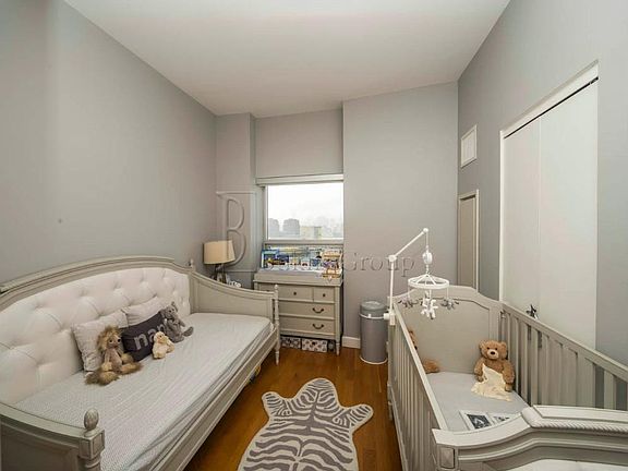 5th image of 11-24 31st Ave #10A