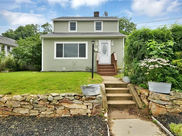 35 South Circle, Beacon Falls, CT 06403