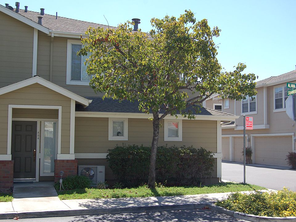 1st image of 404 Shandon Ct