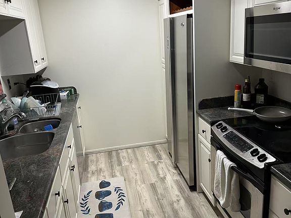 3rd image of 300 3rd St APT 305