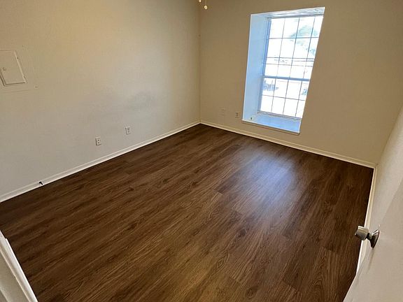 2nd image of 11525 N Meridian Ave APT 205