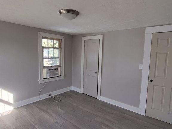 2nd image of 1627 Woodbine Ave SE