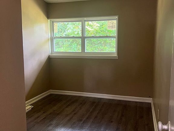 5th image of 1917 S Riverview Cir