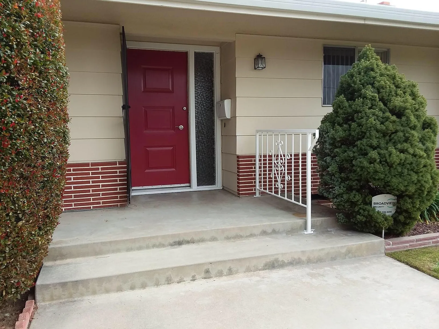 130 Benson Dr — Photo 2
