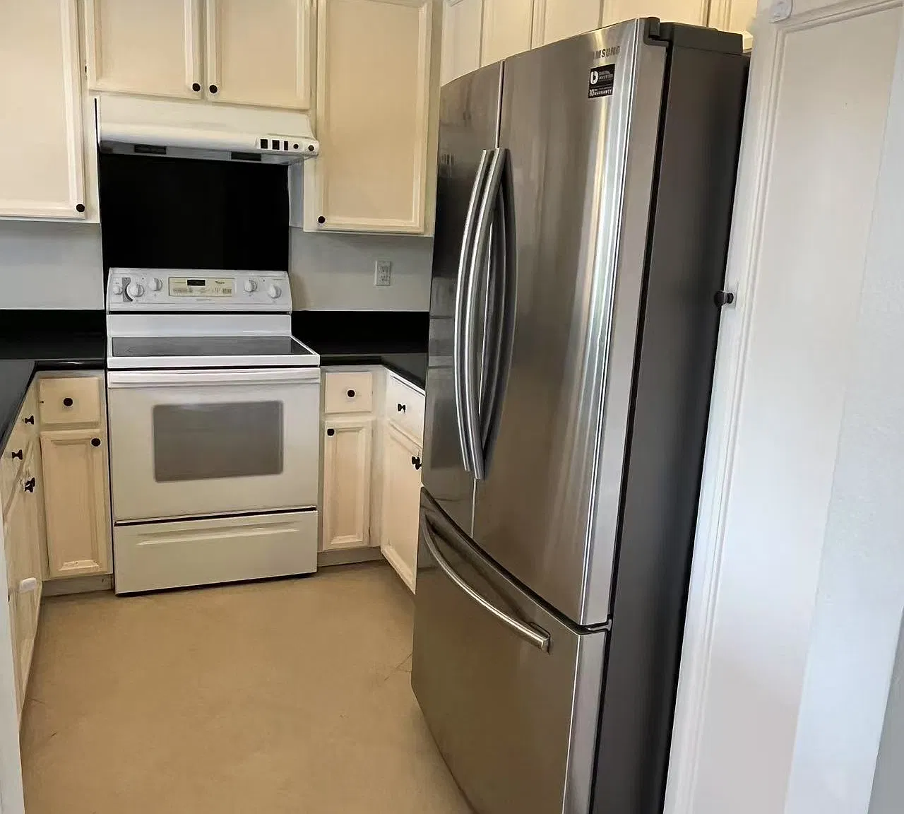 3 bed, 1700 sqft, $4,295 — Photo 3