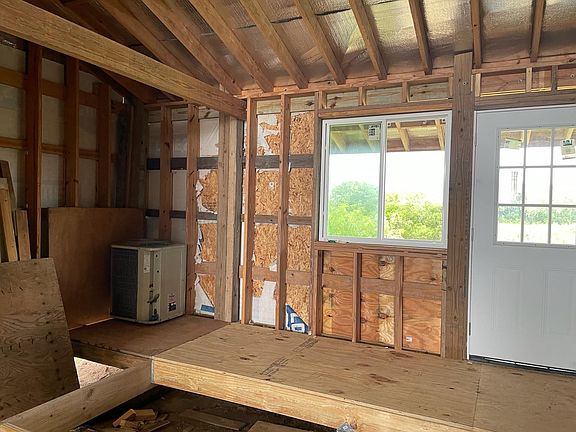 5th image of 318 Porpoise Dr