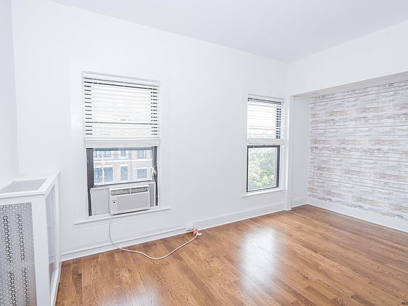 3rd image of 423 Broadway APT 43