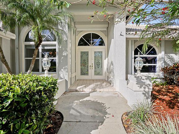 2nd image of 18277 Lake Bend Dr
