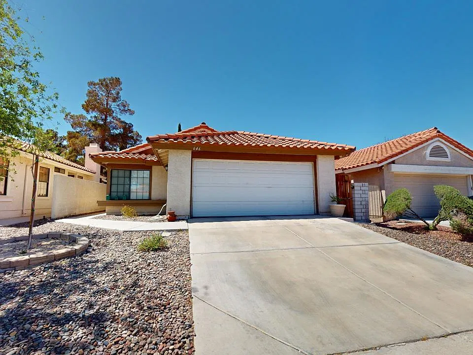 646 Inglenook Dr