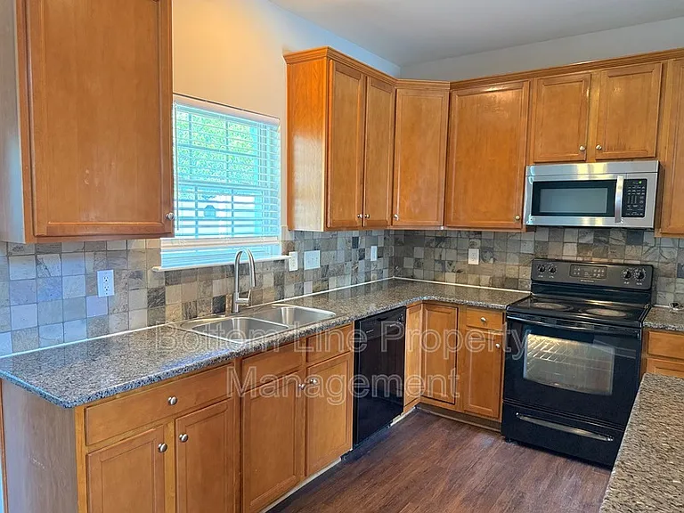 2910 Watercrest Dr NW — Photo 7