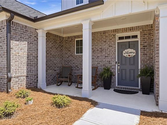 3rd image of 195 Carmichael Dr