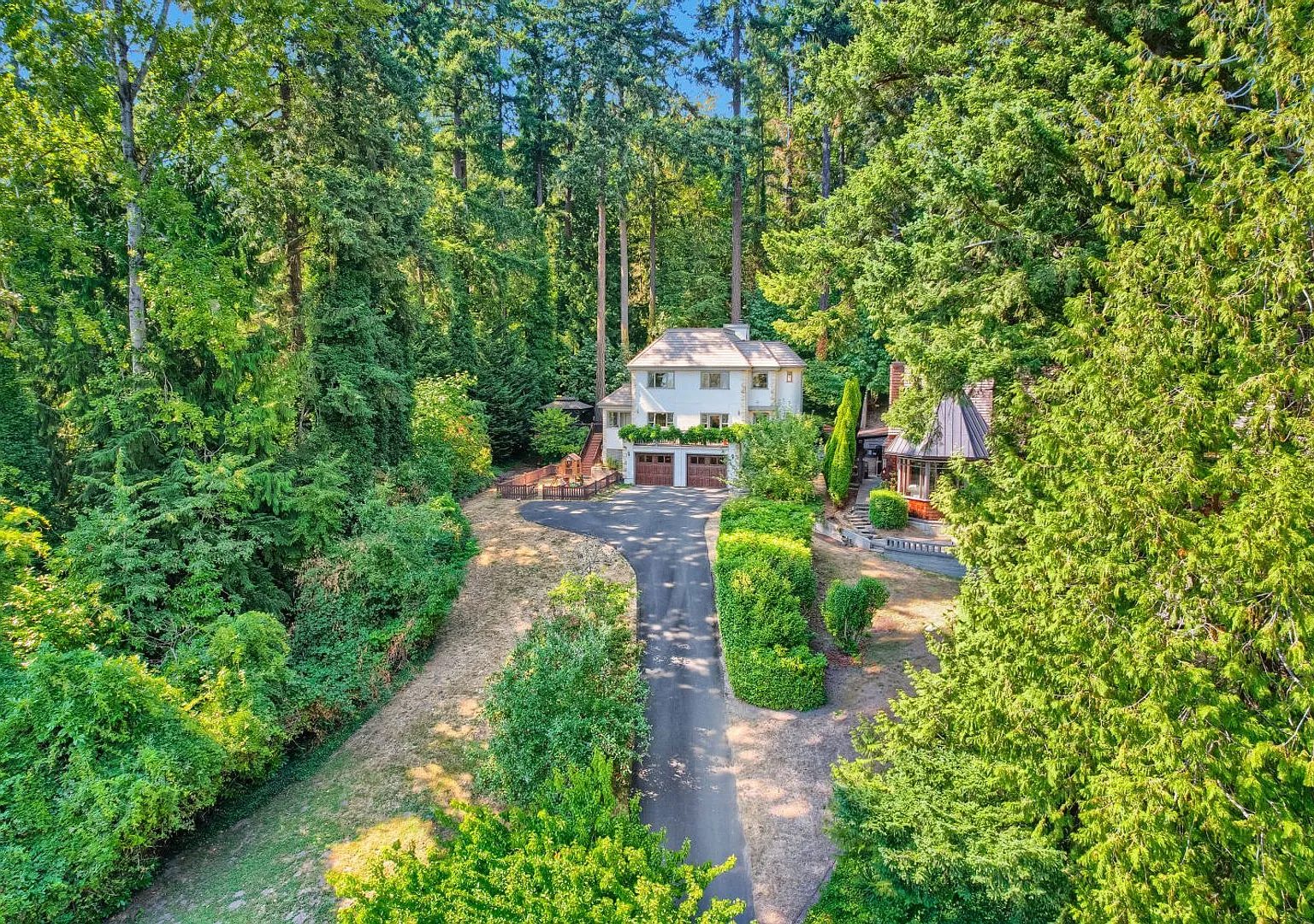 Elegant French Country Home with Lake Washington & Mount Rainier Views — Photo 4