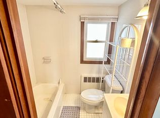 67 S Crescent Dr, Farmingdale, NY 11735