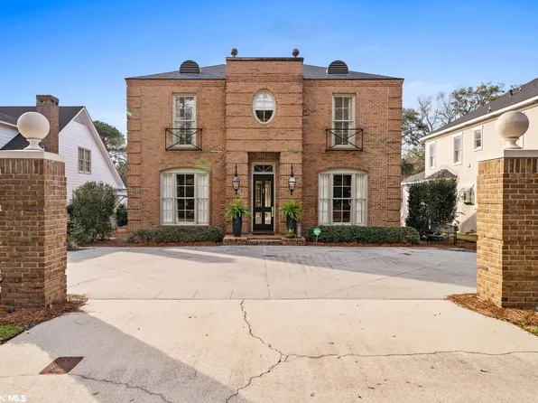 3945 Pembrocke Ave, Mobile, AL 36608