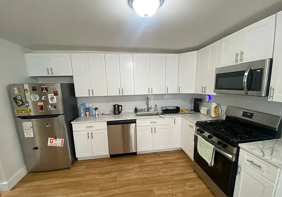 2 bed, 1.0 bath, $2,900 — Photo 2