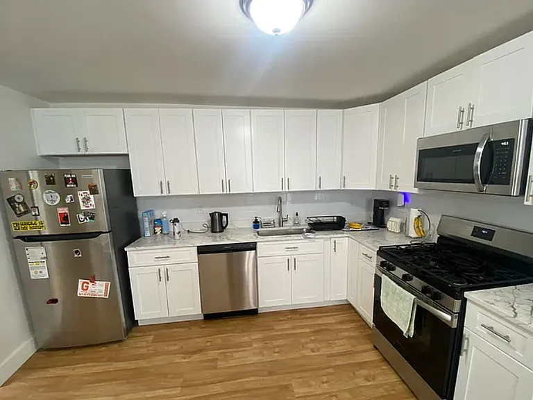 69 Florence St #1 — Photo 5