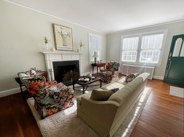 220 Catalpa Dr, Chatham, VA 24531