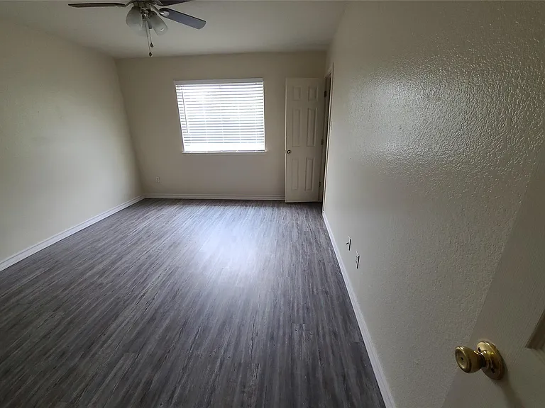132 Cedargrove St — Photo 10