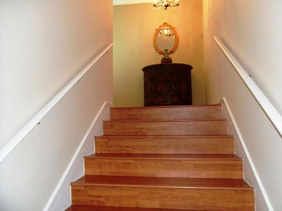 3rd image of 2616 SE 20th Ct #201-B