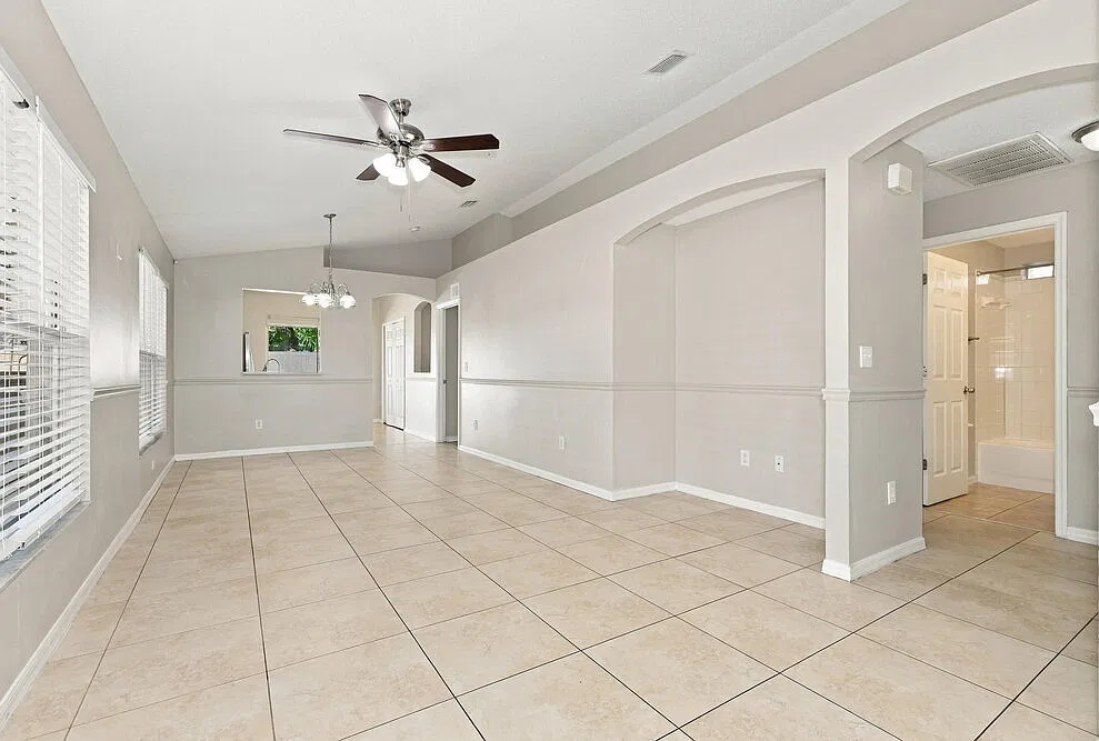 3 bed, 2.0 bath, 1140 sqft, $1,900 — Photo 3