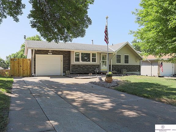 2nd image of 7317 Wood River Dr