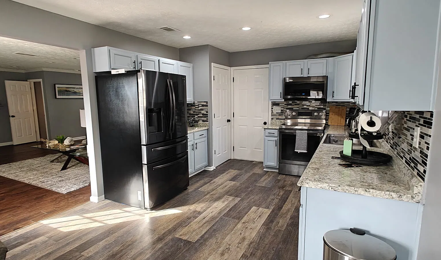 3 bed, 2.5 bath, 1650 sqft, $2,500 — Photo 4
