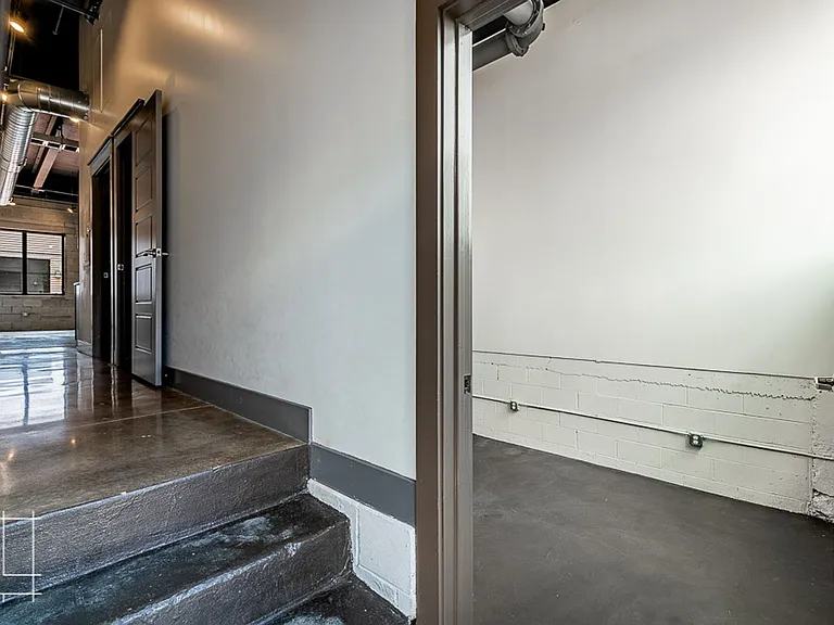 Wonder Bread Lofts — Photo 42