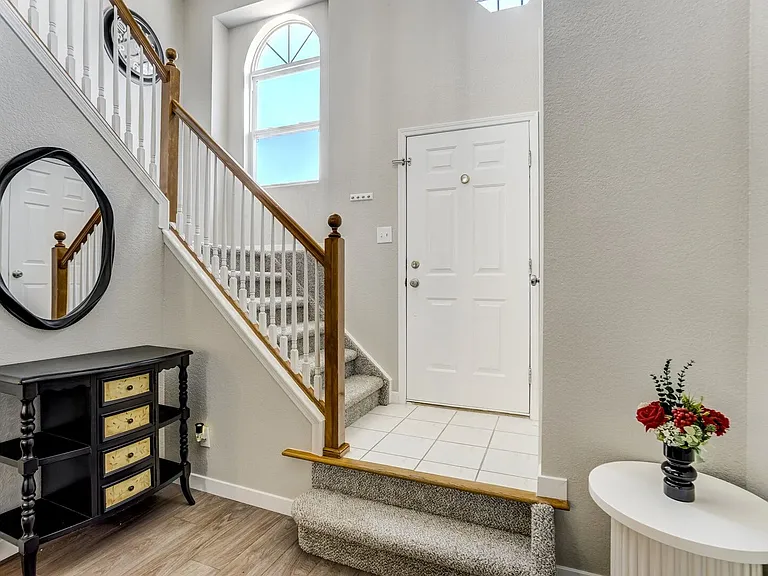 985 Apollo Ct — Photo 15