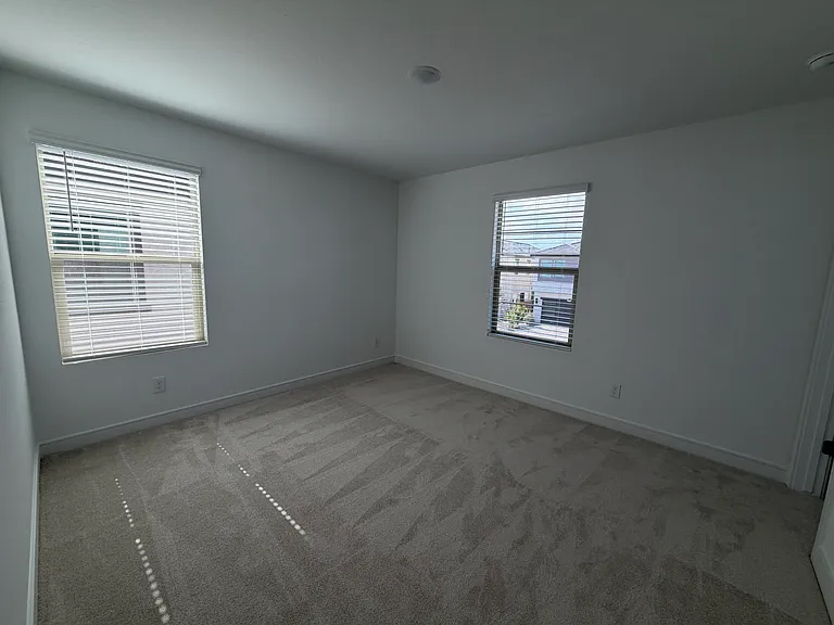 8015 W Royal Palm Rd — Photo 22