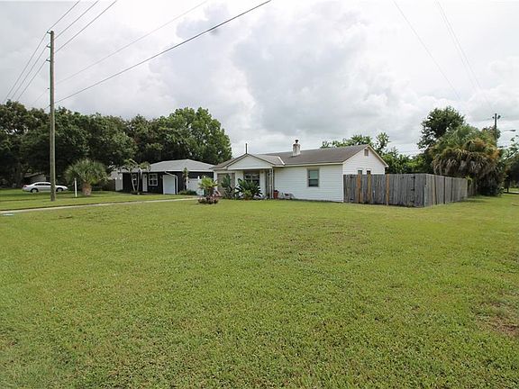 4th image of 1485 Young Ave