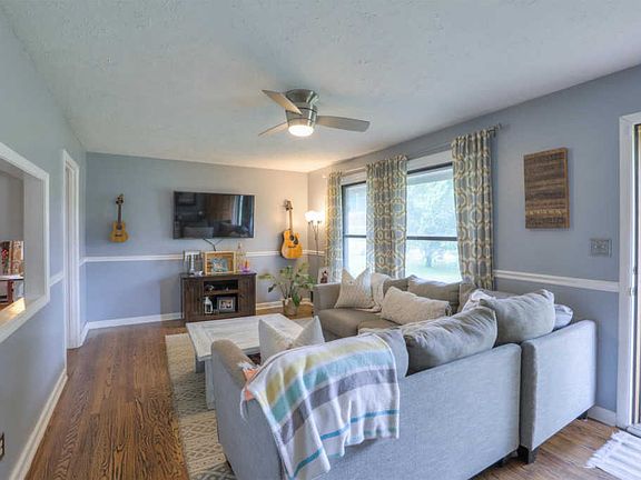 2nd image of 309 Lorna Dr