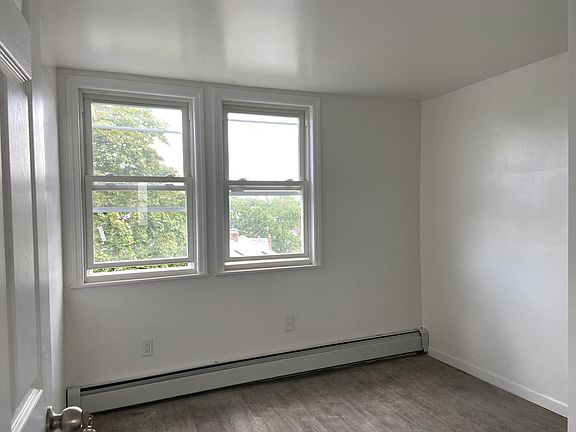 5th image of 149XX Hollywood Ave