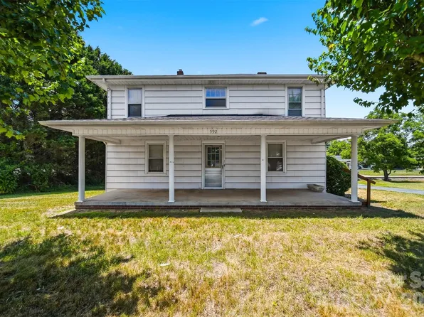 592 Main St, Hudson, NC 28638