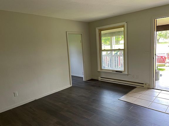 4th image of 1141 Park Ave E #2