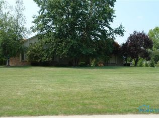 6146 Forest Edge Dr, Whitehouse, OH 43571
