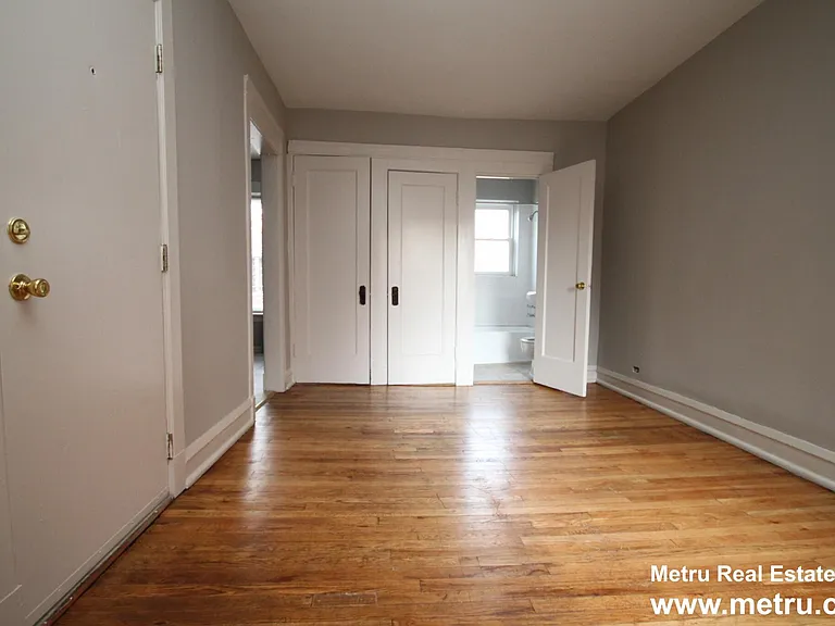1352.5 W Argyle St #2E — Photo 4