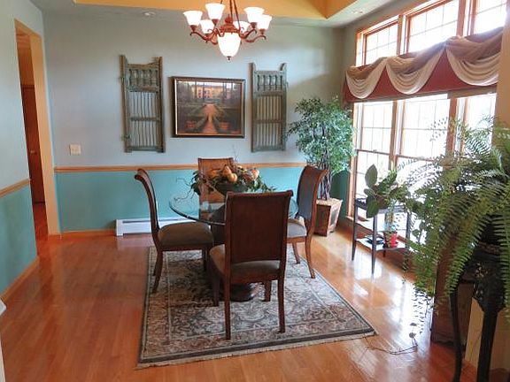 3rd image of 24 Hemlock Ln