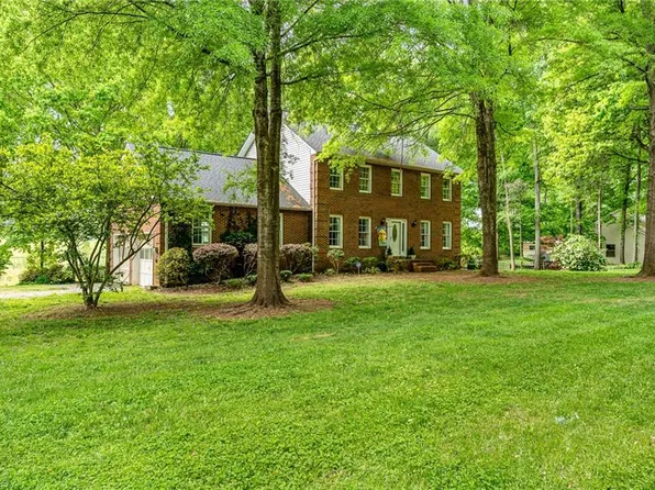 306 Rollingwood Dr, Mocksville, NC 27028