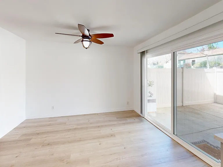 588 Rio Grande Cir — Photo 7