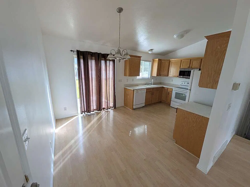 4 bed, 1700 sqft, $1,900 — Photo 4