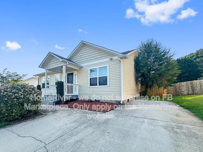 515 Creekview Dr — Photo 2