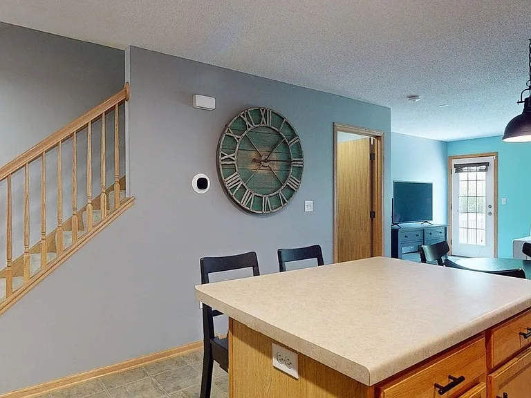 3057 Venice Ln NW — Photo 12